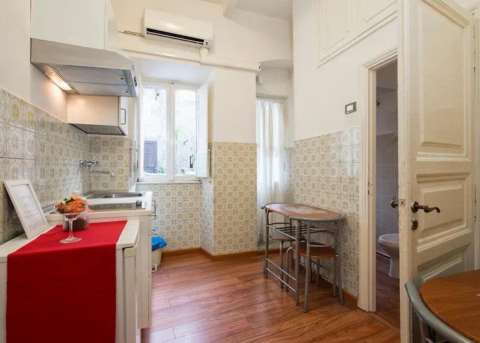 Konukevi Navona Tower Relais 4*